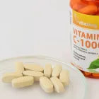 VITAKING C-1000 C-vitamin citrus bioflavonoidokkal, accerolával és csipkebogyóval - 90 db