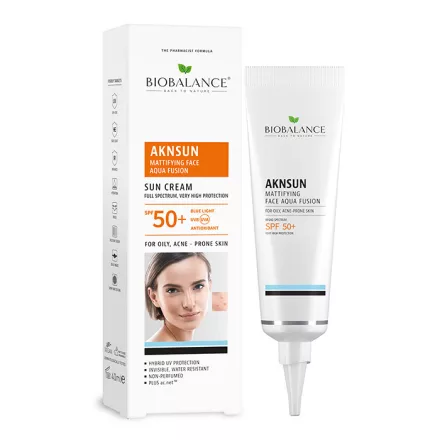 BioBalance Hidratáló és mattító vízálló fényvédő arckrém SPF 50+ 40 ml
