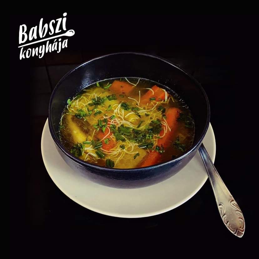 Vegán húslevesízű leves Babszi konyhájából